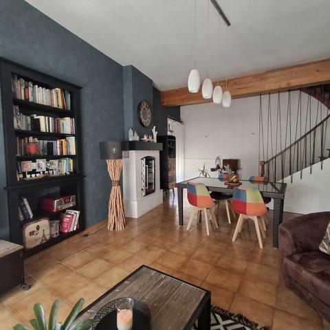 IMMEUBLE AVEC LOCAL COMMERCIAL ET HABITATION