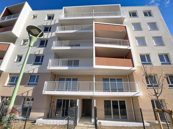 A louer appartement type 3 Marseille 13014 St Marthe terrasse parkings privés