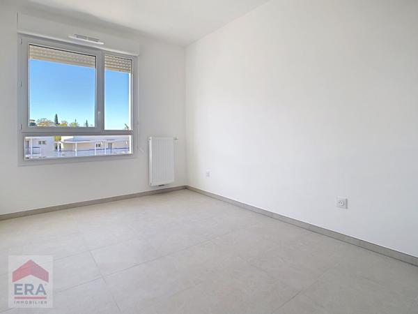 A louer appartement type 3 Marseille 13014 St Marthe terrasse parkings privés