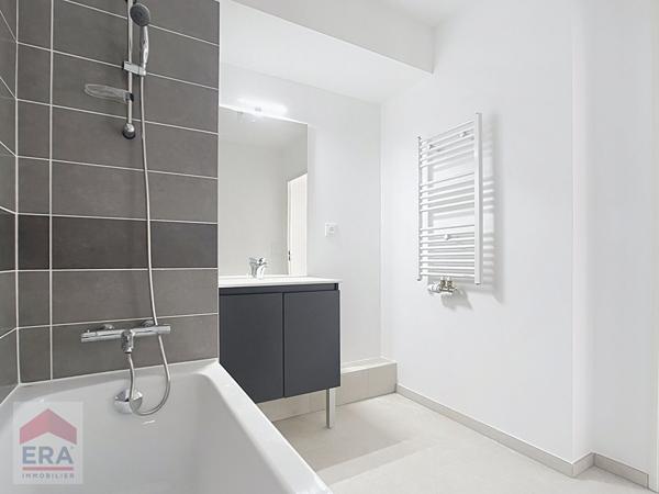 A louer appartement type 3 Marseille 13014 St Marthe terrasse parkings privés