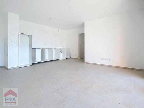 A louer appartement type 3 Marseille 13014 St Marthe terrasse parkings privés