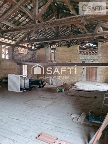 Tullins - Grange à rénover de 165m² au plancher sur parcelle d'environ 900m².