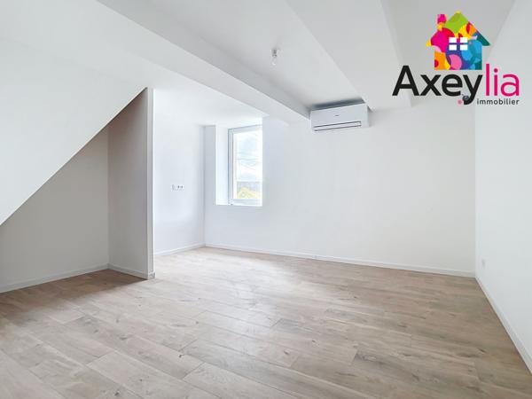 Vougy (42720) A VENDRE - VOUGY - MAISON ENTIÈREMENT RÉNOVÉE AVEC QUATRE CHAMBRES, TERRAIN ET STATIONNEMENTS