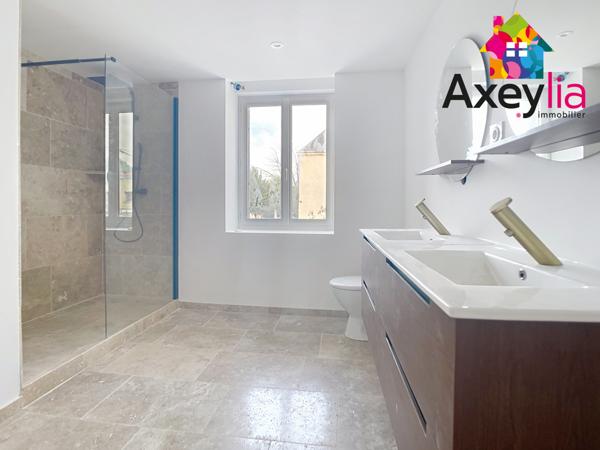 Vougy (42720) A VENDRE - VOUGY - MAISON ENTIÈREMENT RÉNOVÉE AVEC QUATRE CHAMBRES, TERRAIN ET STATIONNEMENTS