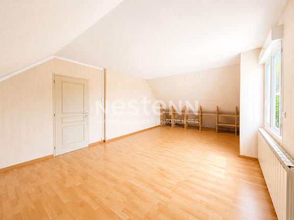 Maison contemporaine familiale 2h de Paris 5pieces piscine intérieure Montapins