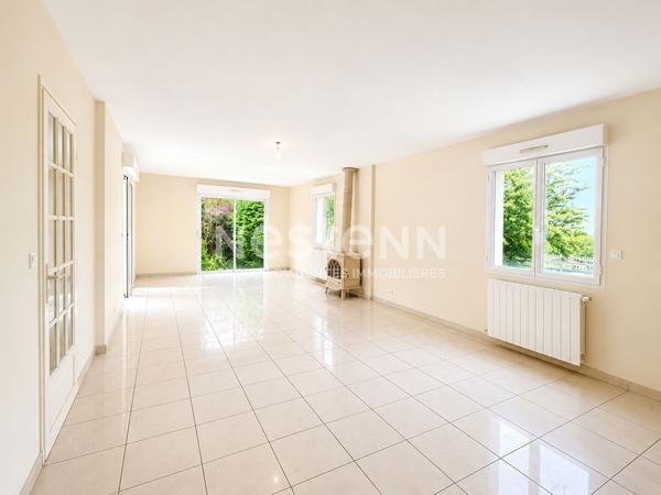 Maison contemporaine familiale 2h de Paris 5pieces piscine intérieure Montapins
