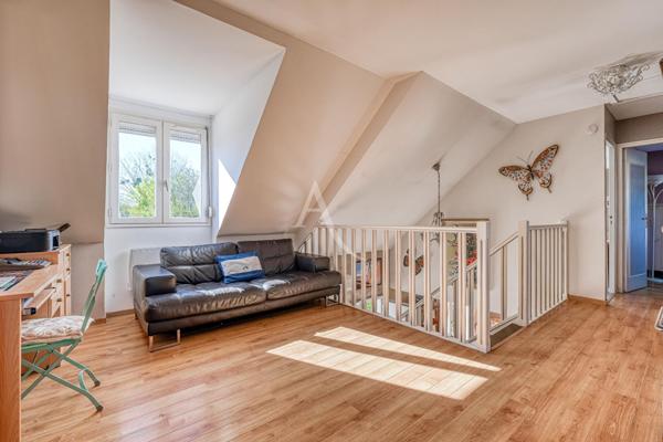 Maison individuelle avec sous-sol total, jardin intimiste de 2 412 m2 et suite parentale au RDC