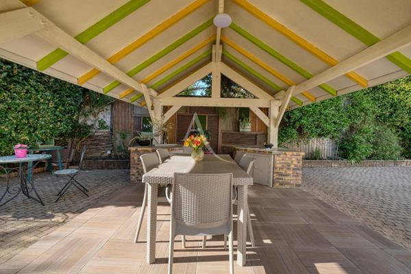 Maison individuelle avec sous-sol total, jardin intimiste de 2 412 m2 et suite parentale au RDC