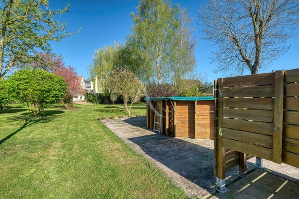 Maison individuelle avec sous-sol total, jardin intimiste de 2 412 m2 et suite parentale au RDC