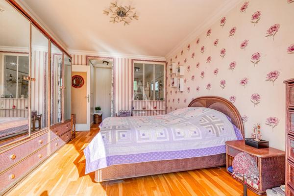 Maison individuelle avec sous-sol total, jardin intimiste de 2 412 m2 et suite parentale au RDC