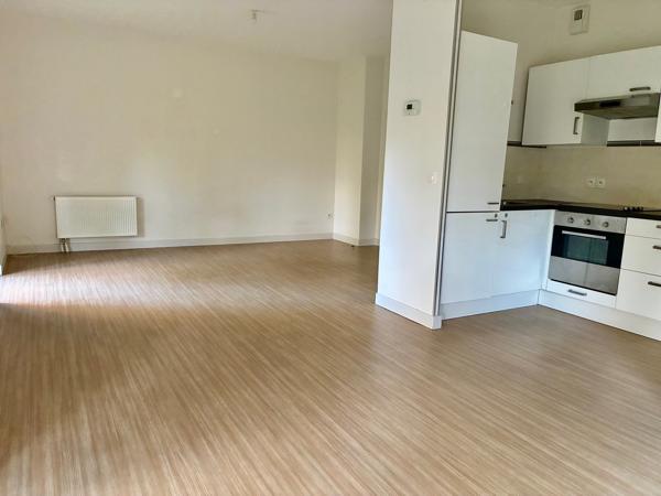 T4 84 M² AVEC TERRASSE PARKING COUVERT+ PARKING CLOS ET CAVE CROIX