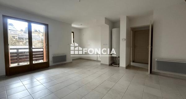 À vendre Appartement 4 pièces 68.44 m² - Laye 05500