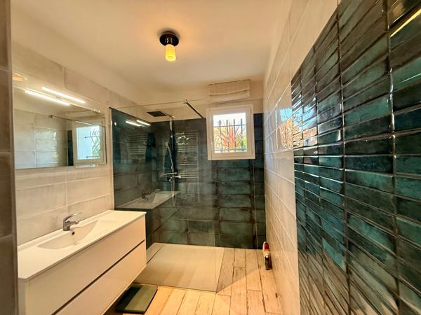 Maison plain-pied à vendre 7 pièces RIEUX MINERVOIS (11) 178m2 habitables dont gite de 50m2 sur terrain 725m2 avec piscine