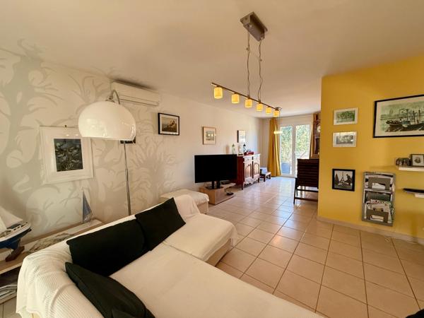 Maison plain-pied à vendre 7 pièces RIEUX MINERVOIS (11) 178m2 habitables dont gite de 50m2 sur terrain 725m2 avec piscine