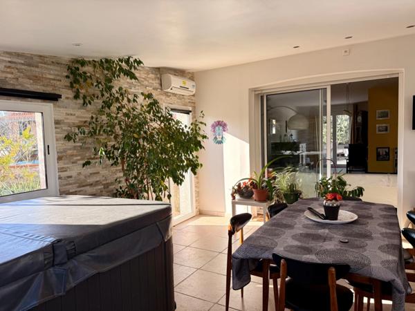 Maison plain-pied à vendre 7 pièces RIEUX MINERVOIS (11) 178m2 habitables dont gite de 50m2 sur terrain 725m2 avec piscine