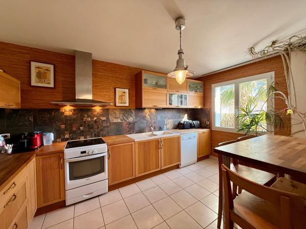 Maison plain-pied à vendre 7 pièces RIEUX MINERVOIS (11) 178m2 habitables dont gite de 50m2 sur terrain 725m2 avec piscine