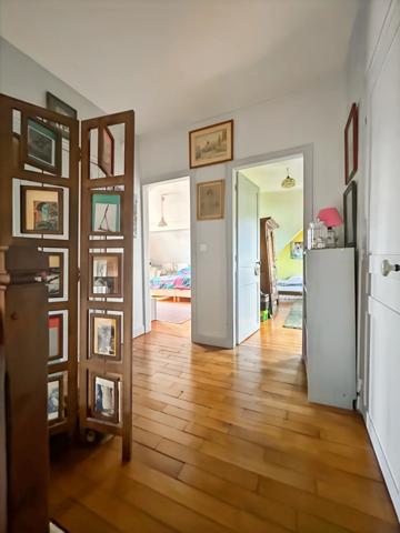 Vente                                                      Maison
                        
                     8 pièces                      220 m2                     à Fontainebleau