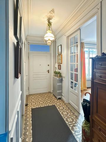 Vente                                                      Maison
                        
                     8 pièces                      220 m2                     à Fontainebleau