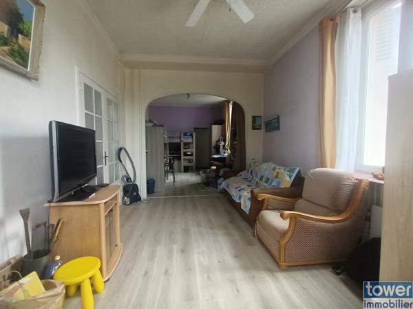 Maison
                                                                                                                                                                                                                                                                                                                        5 pièce(s)                                                                                                                                                                                                          3 chambre(s)                                                                                                                                                                                                          99  m²