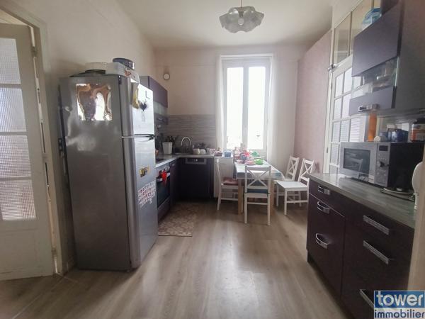 Maison
                                                                                                                                                                                                                                                                                                                        5 pièce(s)                                                                                                                                                                                                          3 chambre(s)                                                                                                                                                                                                          99  m²
