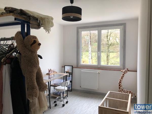 Maison
                                                                                                                                                                                                                                                                                                                        5 pièce(s)                                                                                                                                                                                                          4 chambre(s)                                                                                                                                                                                                          141  m²