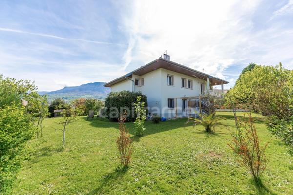 Maison à vendre 211 m² avec terrain plat et arboré à Tresserve