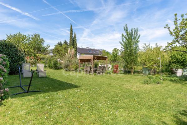 Maison à vendre 211 m² avec terrain plat et arboré à Tresserve