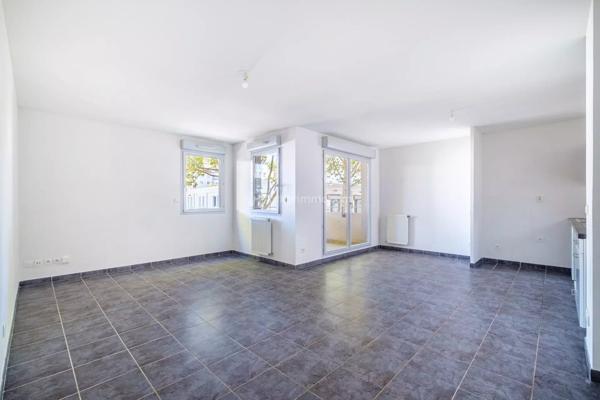 Vente                                                      Appartement
                        
                     3 pièces                      65 m2                     à Villeurbanne
