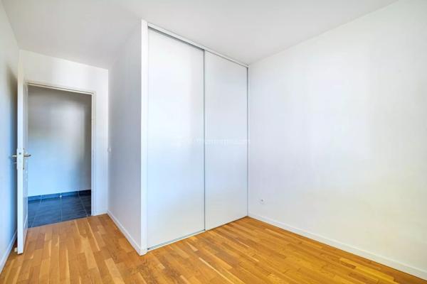 Vente                                                      Appartement
                        
                     3 pièces                      65 m2                     à Villeurbanne