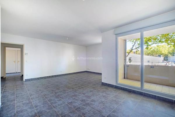 Vente                                                      Appartement
                        
                     3 pièces                      65 m2                     à Villeurbanne