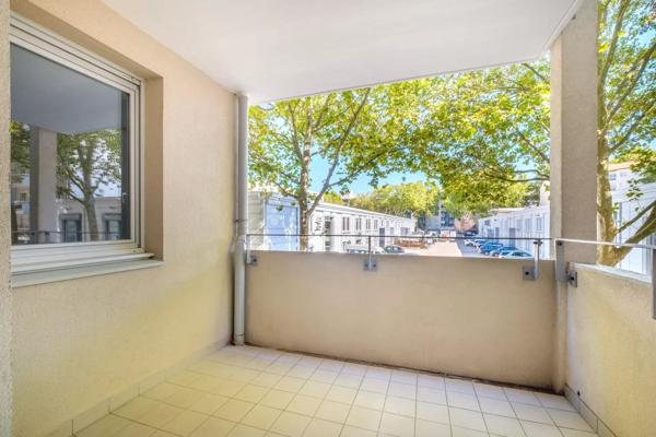 Vente                                                      Appartement
                        
                     3 pièces                      65 m2                     à Villeurbanne