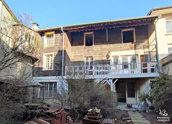 SAINTE MENEHOULD - HYPER CENTRE
Appartement de 167 m² à réhabiliter avec grenier au-dessus