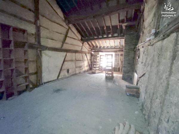 SAINTE MENEHOULD - HYPER CENTRE
Appartement de 167 m² à réhabiliter avec grenier au-dessus