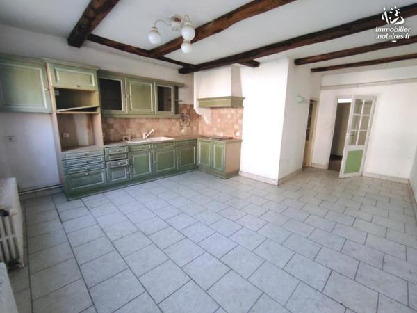 SAINTE MENEHOULD - HYPER CENTRE
Appartement de 167 m² à réhabiliter avec grenier au-dessus