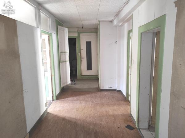 SAINTE MENEHOULD - HYPER CENTRE
Appartement de 167 m² à réhabiliter avec grenier au-dessus