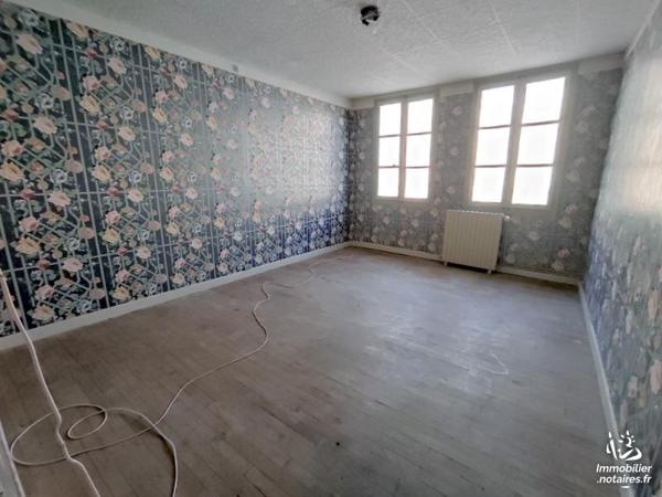 SAINTE MENEHOULD - HYPER CENTRE
Appartement de 167 m² à réhabiliter avec grenier au-dessus