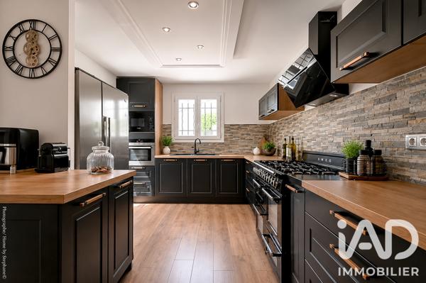 Maison à vendre 8 pièces 242 m² Carnoux-en-Provence