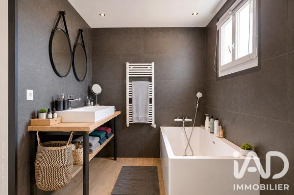 Maison à vendre 8 pièces 242 m² Carnoux-en-Provence