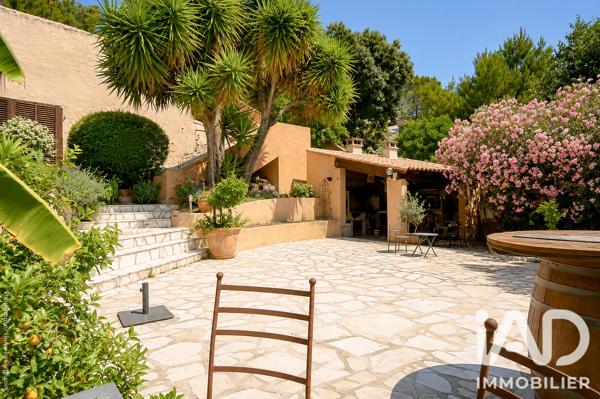 Maison à vendre 8 pièces 242 m² Carnoux-en-Provence
