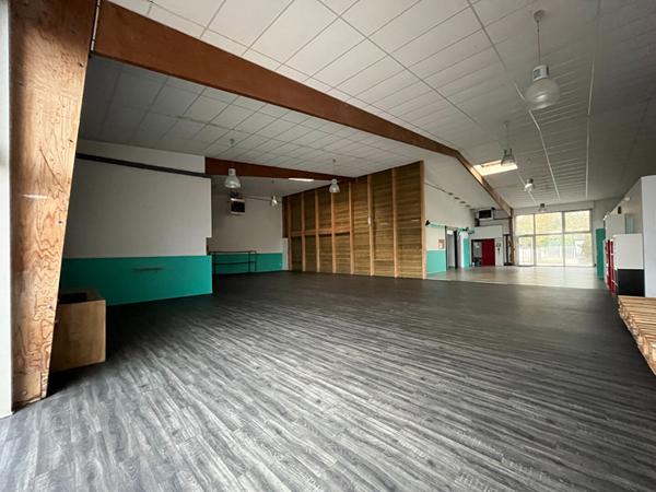 Local commercial Quetigny 450 m2