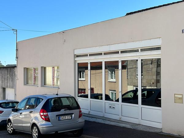 Local Commercial
         5 pièces
        - 224 m²