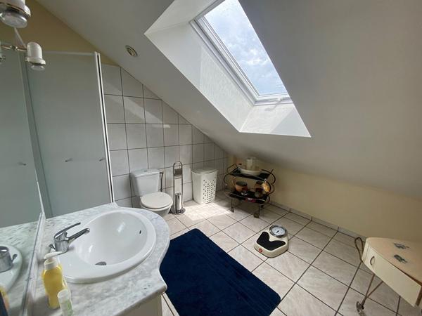 Local Commercial
         5 pièces
        - 224 m²