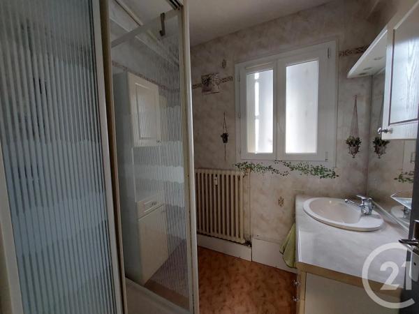Appartement F3 à vendre  3 pièces - 64 m 2   MONTLUCON  - 03