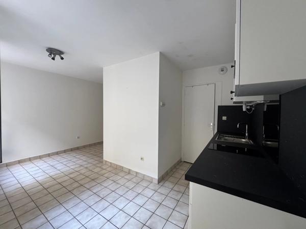 Location Studio 1 pièces 27 m2 à Saint-Étienne
