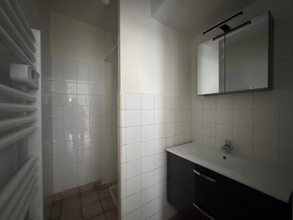 Location Studio 1 pièces 27 m2 à Saint-Étienne