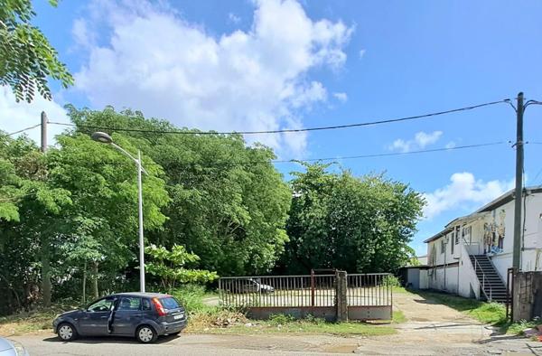 TERRAIN RARE ET EXCEPTIONNEL à POINTE-à-PITRE