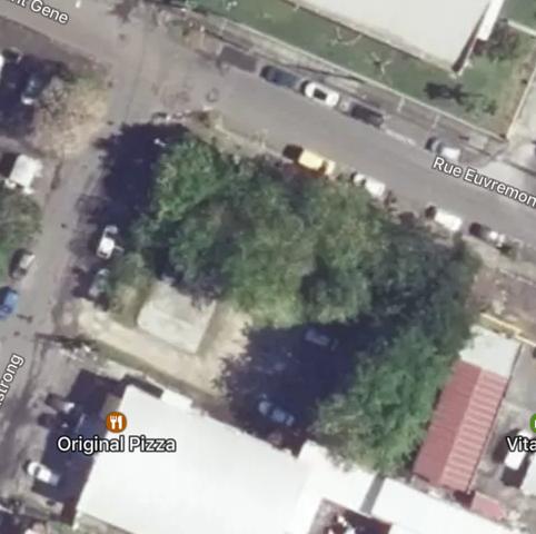 TERRAIN RARE ET EXCEPTIONNEL à POINTE-à-PITRE