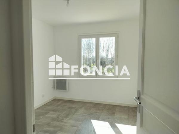 Location Appartement 4 pièces 82.8 m² - 26 Chemin de Montferrand Ambares-et-lagrave 33440