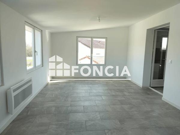 Location Appartement 4 pièces 82.8 m² - 26 Chemin de Montferrand Ambares-et-lagrave 33440