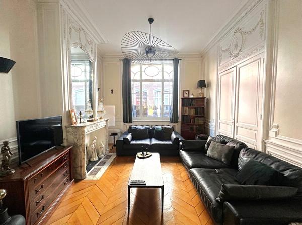 Lille Vauban Cormontaigne, très belle maison fin 19 ième de 236 m2, 6 chambres, jardin. Lille Lille Vauban Cormontaigne, très belle maison fin 19 ième de 236 m2, 6 chambres, jardin. Lille